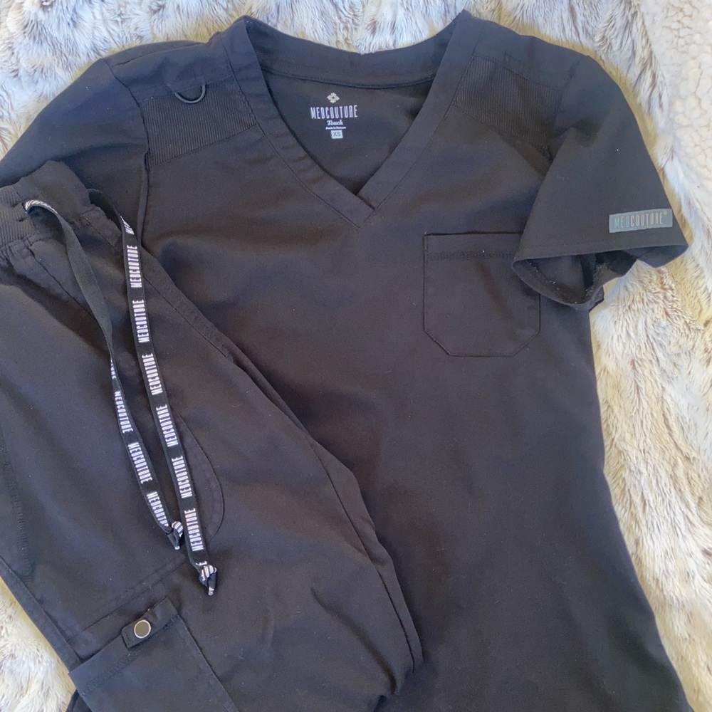 MedCouture Scrub 3 Piece Bundle Top/ Joggers/ Zipper Fleece Jacket